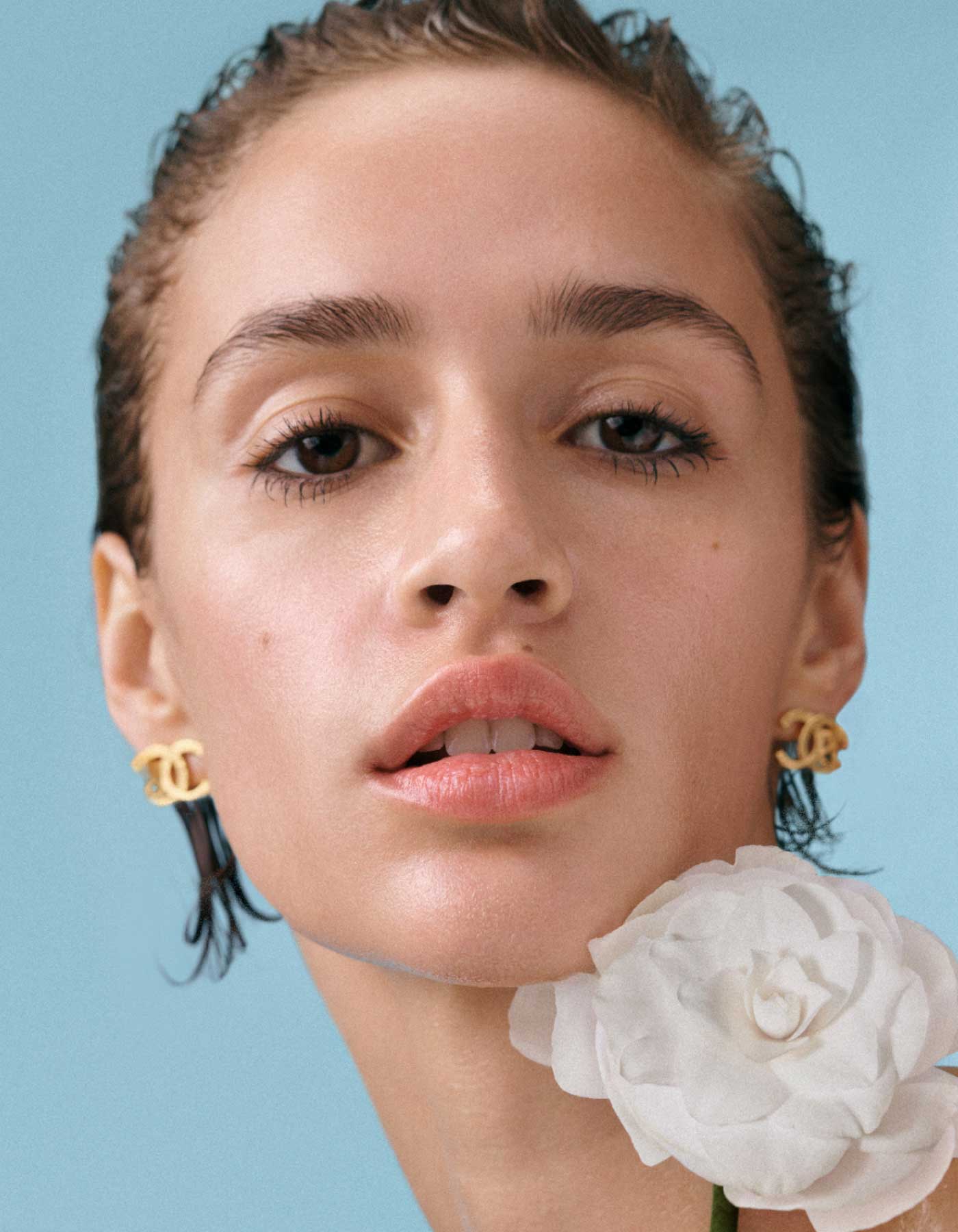 Hydra Beauty Model with Camellia